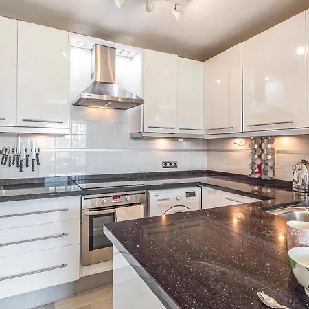 Awesome In Calahonda With Kitchen Apartment